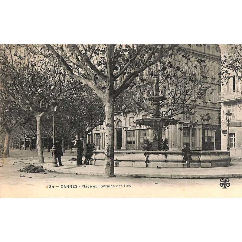 ABAO 06 - Alpes Maritimes [06] Cannes - Place et Fontaine des îles.