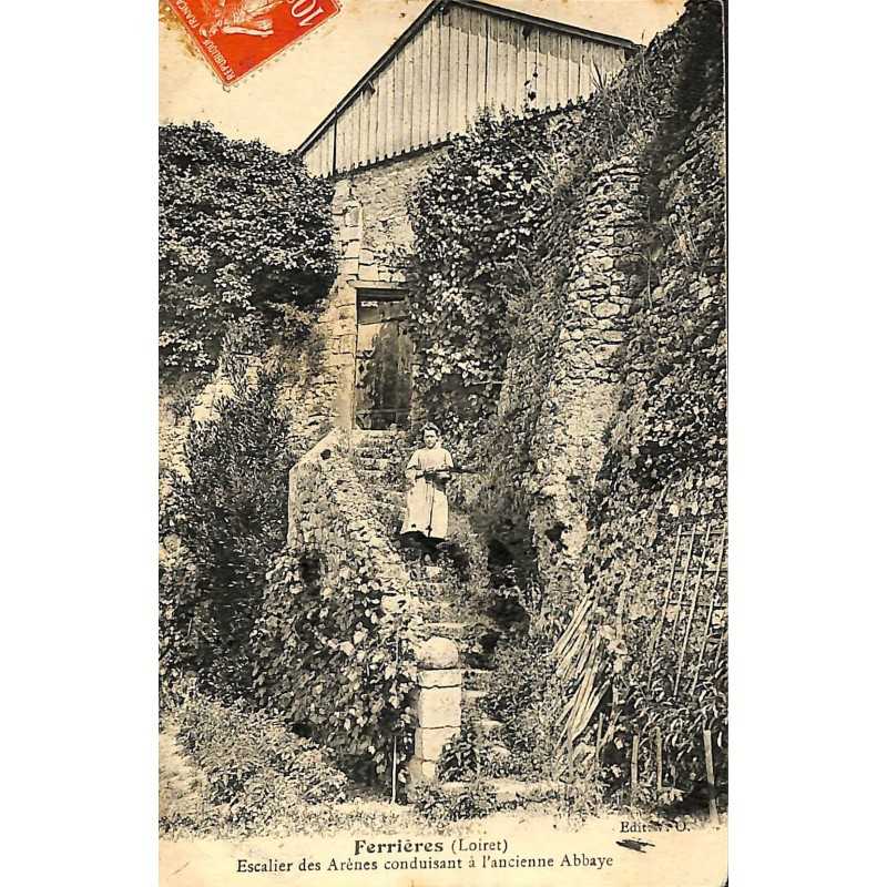 ABAO 45 - Loiret [45] Ferrières - Escalier des Arènes conduisant à l'ancienne Abbaye.