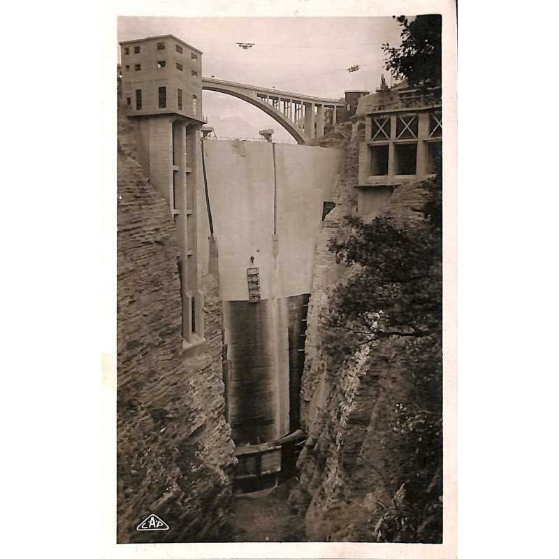 ABAO 38 - Isère [38] Corps - Barrage du Sautet. Vue en amont.