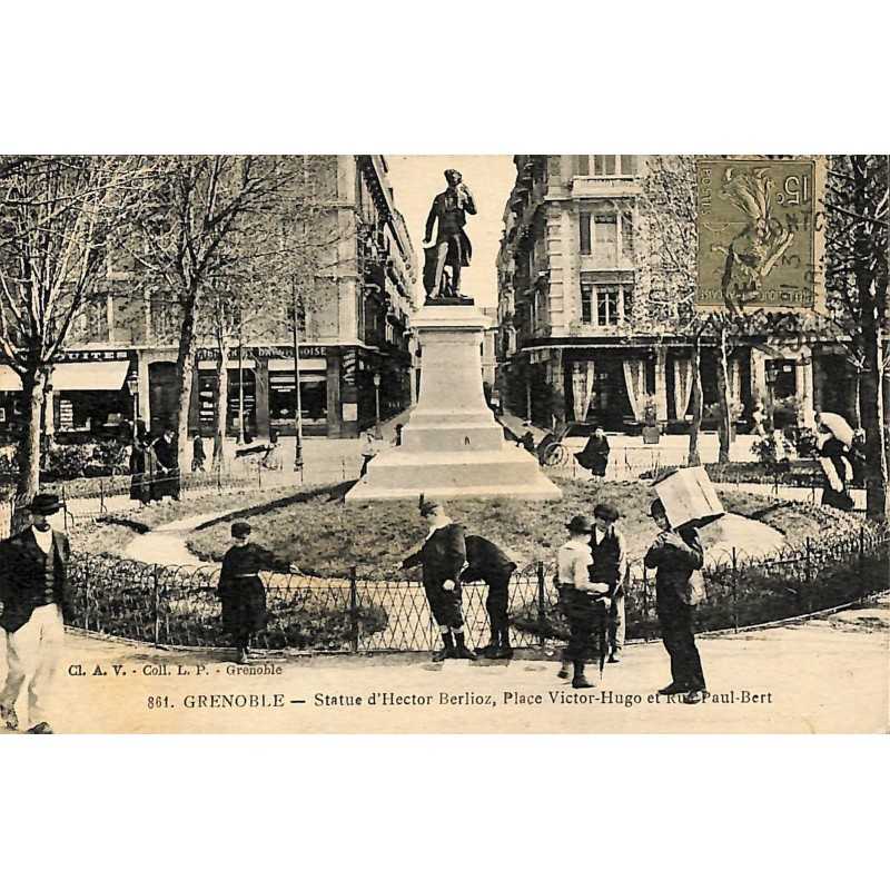 ABAO 38 - Isère [38] Grenoble - Statue d'Hector Berlioz, Place Victor Hugo et Rue Paul Bert.