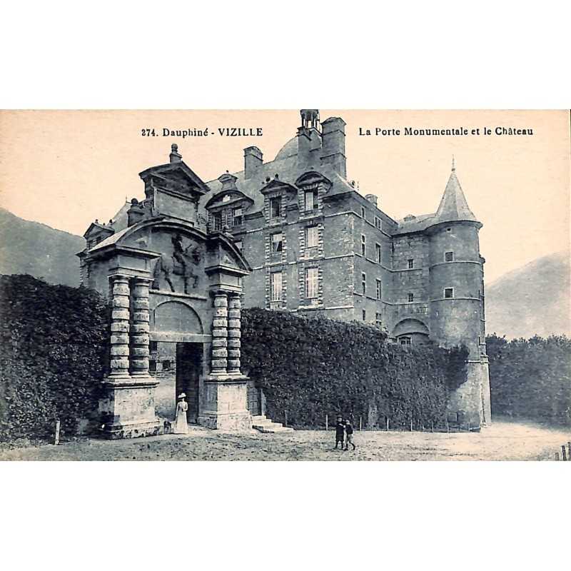 ABAO 38 - Isère [38] Vizille - La Porte monumentale et le Château.