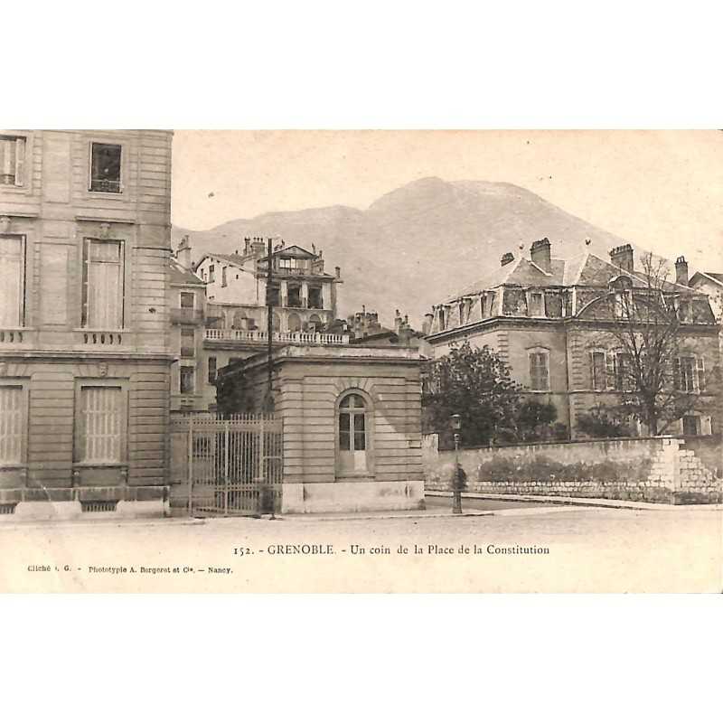 ABAO 38 - Isère [38] Grenoble - Un coin de la Place de la Constitution.