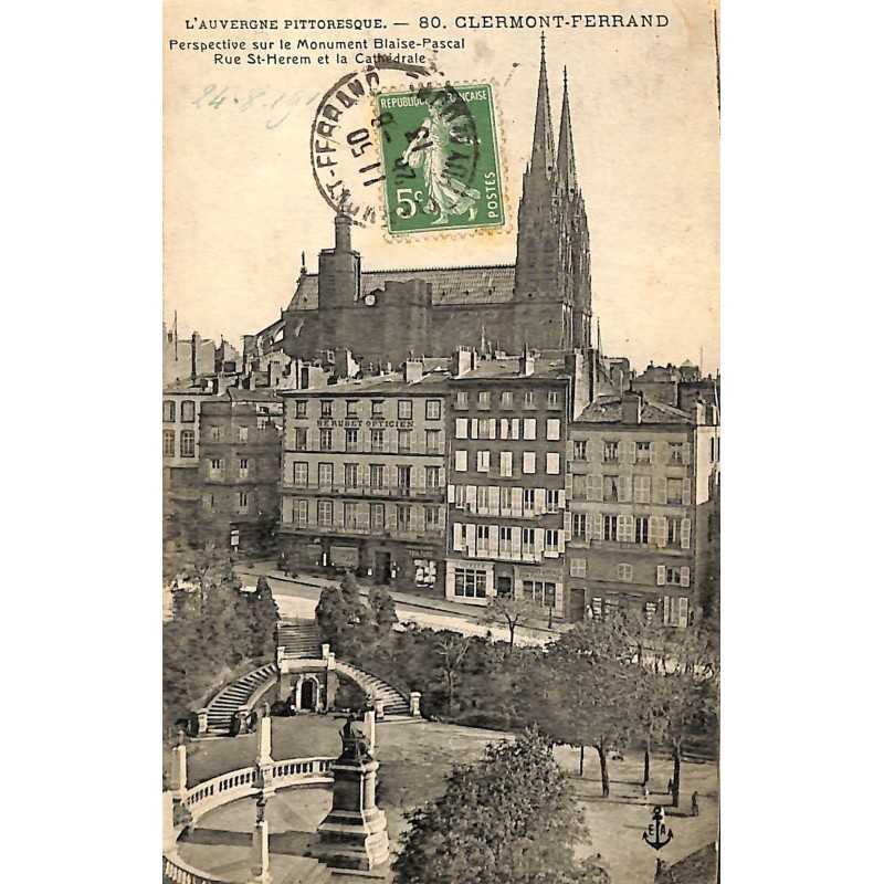 ABAO 63 - Puy-de-Dôme [63] Clermont-Ferrand - Perspective sur le Monument Blaise Pascal, Rue St Herem et la Cathédrale.