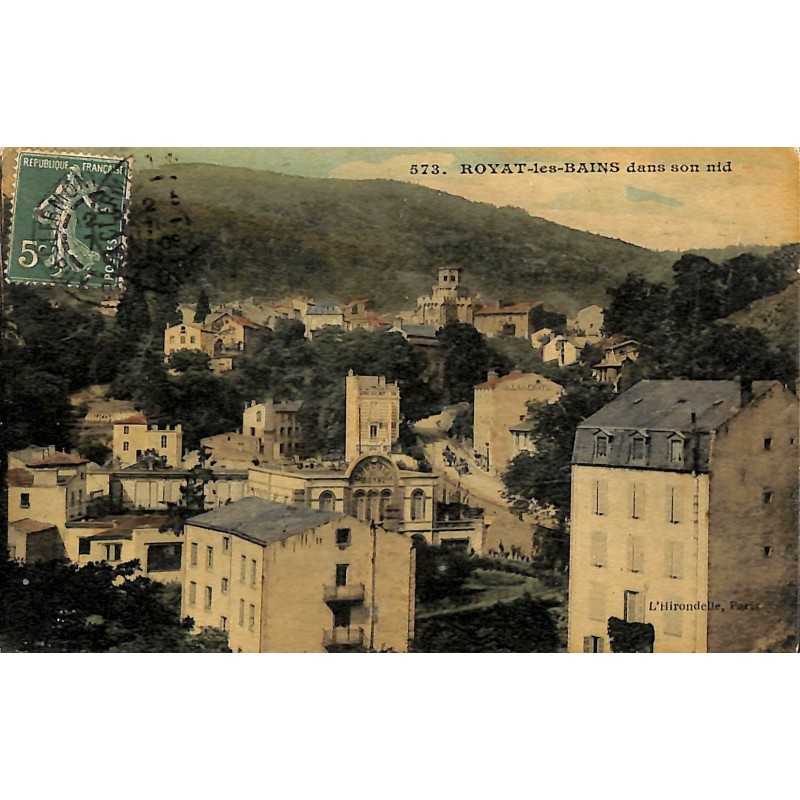 ABAO 63 - Puy-de-Dôme [63] Royat-les-Bains - Dans son nid.