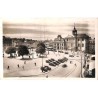 ABAO 72 - Sarthe [72] Le Mans - Vue générale de la Place de la République. Carte photo.