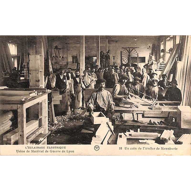 ABAO 69 - Rhône [69] Lyon - Usine de Matériel de Guerre. L'Eclairage électrique. Un coin de l'atelier de menuiserie.