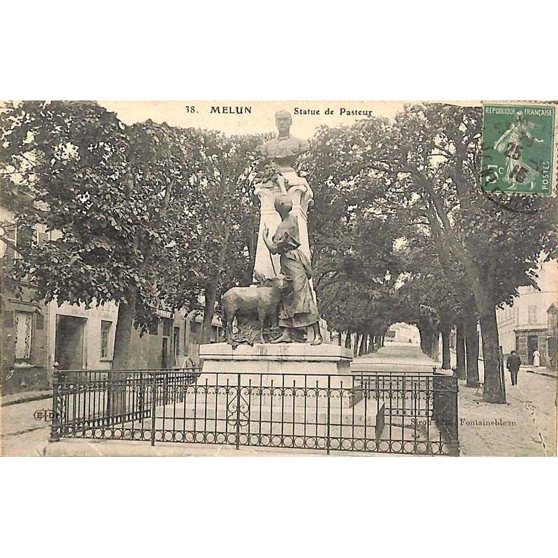 ABAO 77 - Seine-et-Marne [77] Melun - Statue de Pasteur.