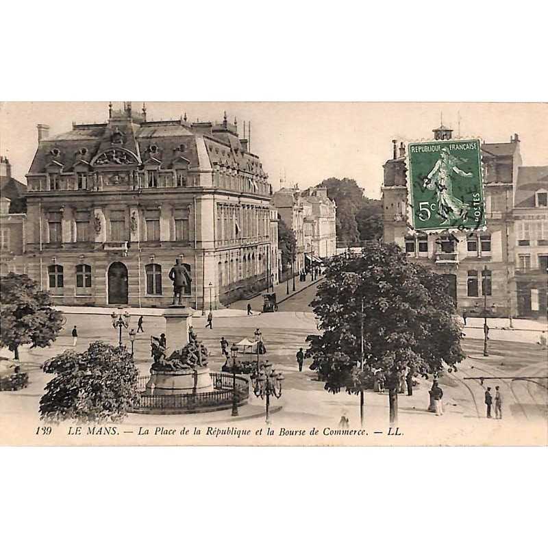 ABAO 72 - Sarthe [72] Le Mans - La Place de la République et la Bourse de Commerce.