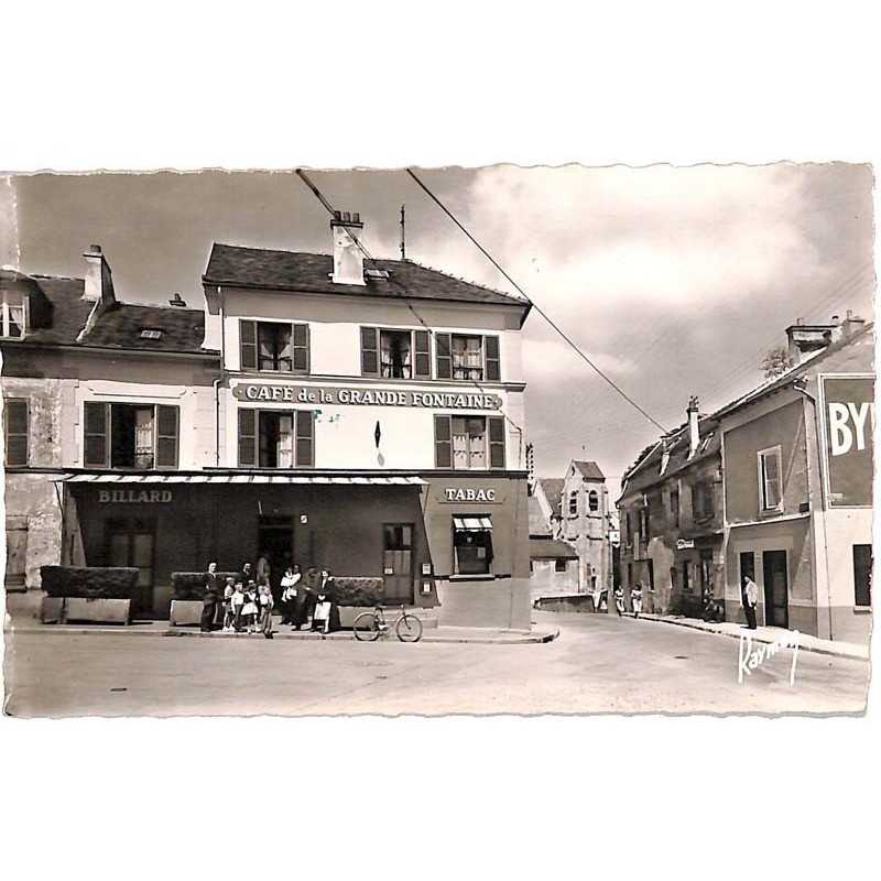 ABAO 94 - Val-de-Marne [94] Villeneuve-le-Roi - Place de la Grande Fontaine.