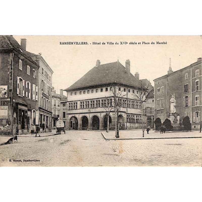 ABAO 88 - Vosges [88] Rambervillers - Hôtel de Ville du XVIe siècle et Place du Marché.
