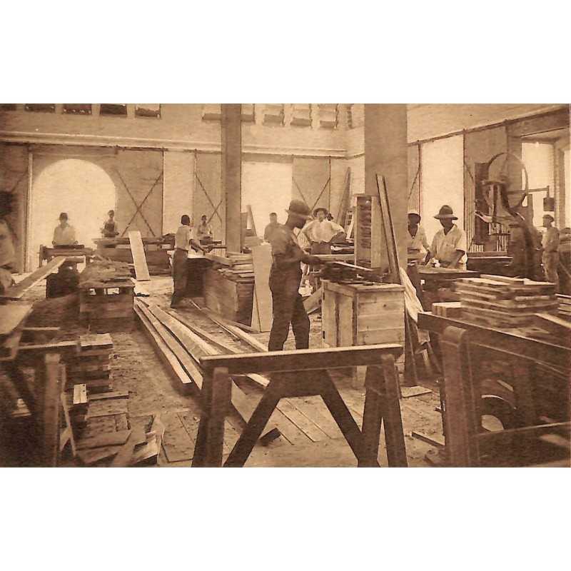 ABAO Congo Kinshasa - Ecole de Kinshasa. Travail du bois.