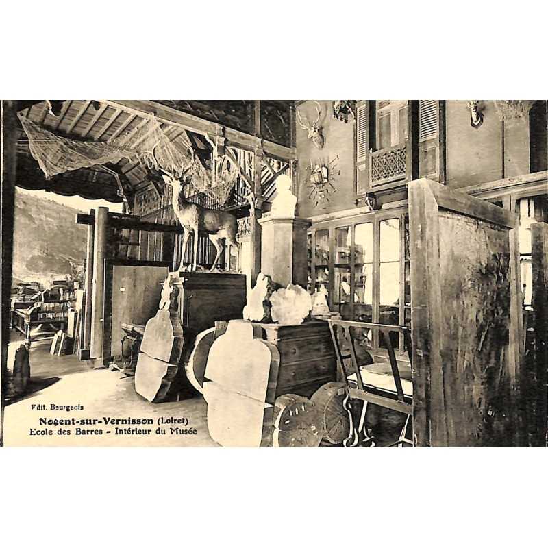 ABAO 45 - Loiret [45] Nogent-sur-Vernisson - Ecole des Barres. Intérieur du Musée.
