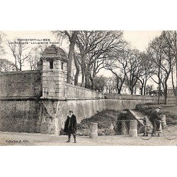 ABAO 17 - Charente-Maritime [17] Rochefort - Les Remparts. La Lanterne Vauban.