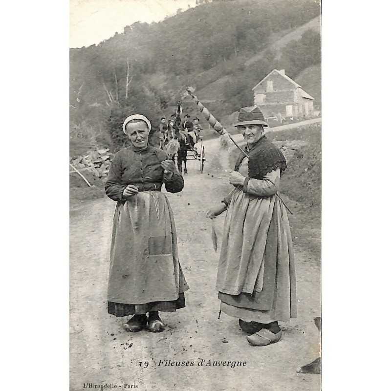 ABAO 63 - Puy-de-Dôme [63] Fileuses d'Auvergne.
