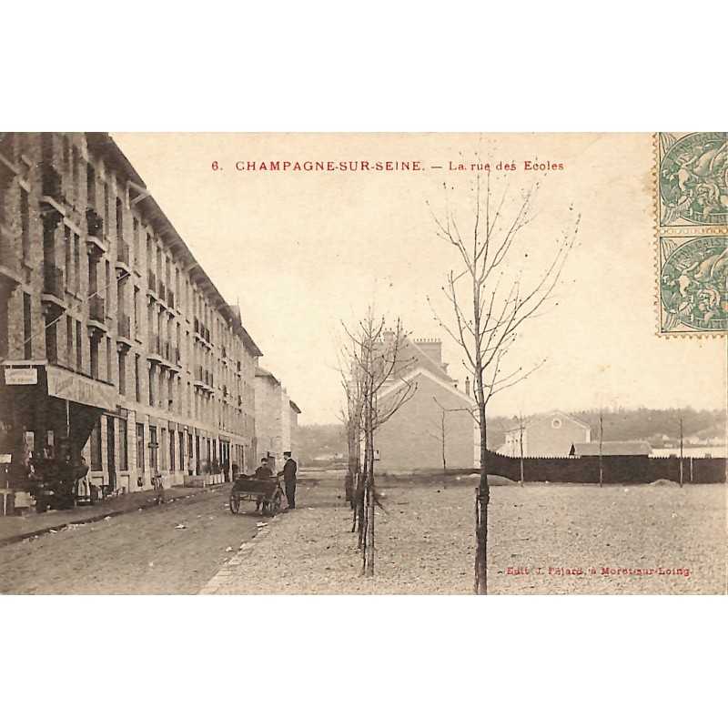 ABAO 77 - Seine-et-Marne [77] Champagne-sur-Seine - La rue des Ecoles.