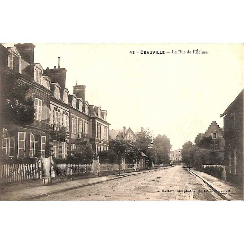 ABAO 14 - Calvados [14] Deauville - La Rue de l'Ecluse.