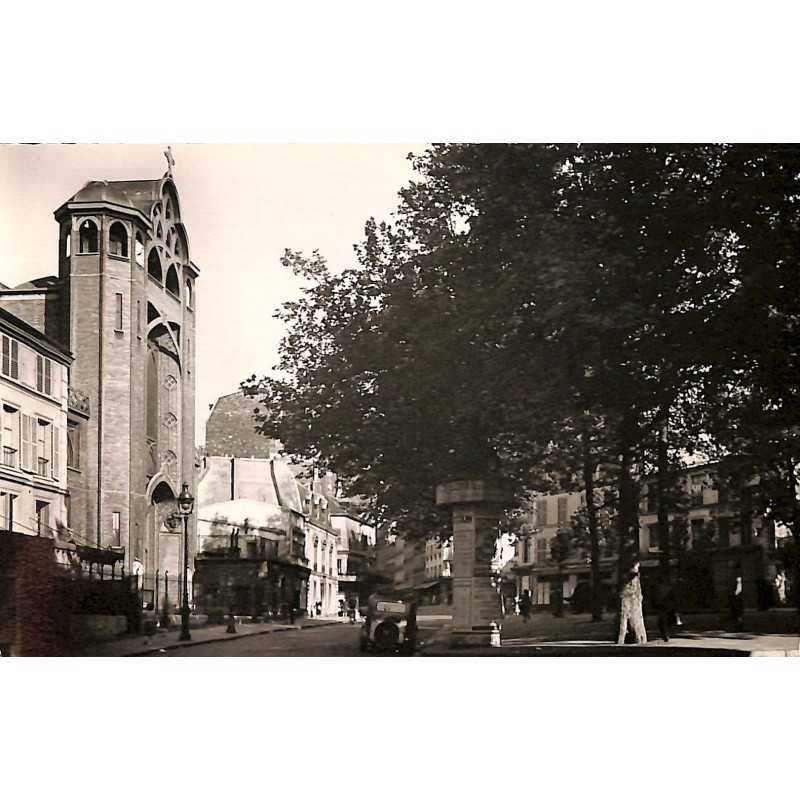 ABAO 75 - Paris [75] Paris - Place des Abesses et Eglise St-Jean.