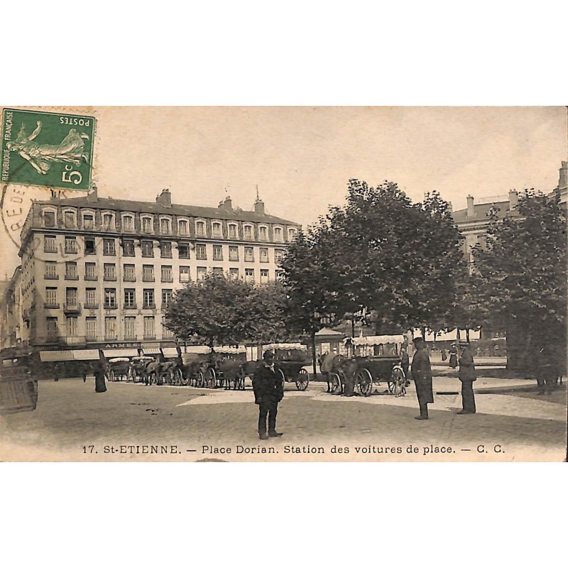 ABAO 42 - Loire [42] Saint-Etienne - Place Dorian. Station des voitures de place.