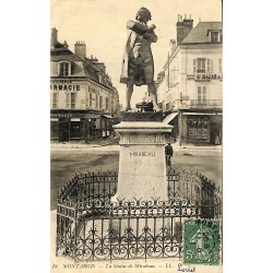 ABAO 45 - Loiret [45] Montargis - La Statue de Mirabeau.
