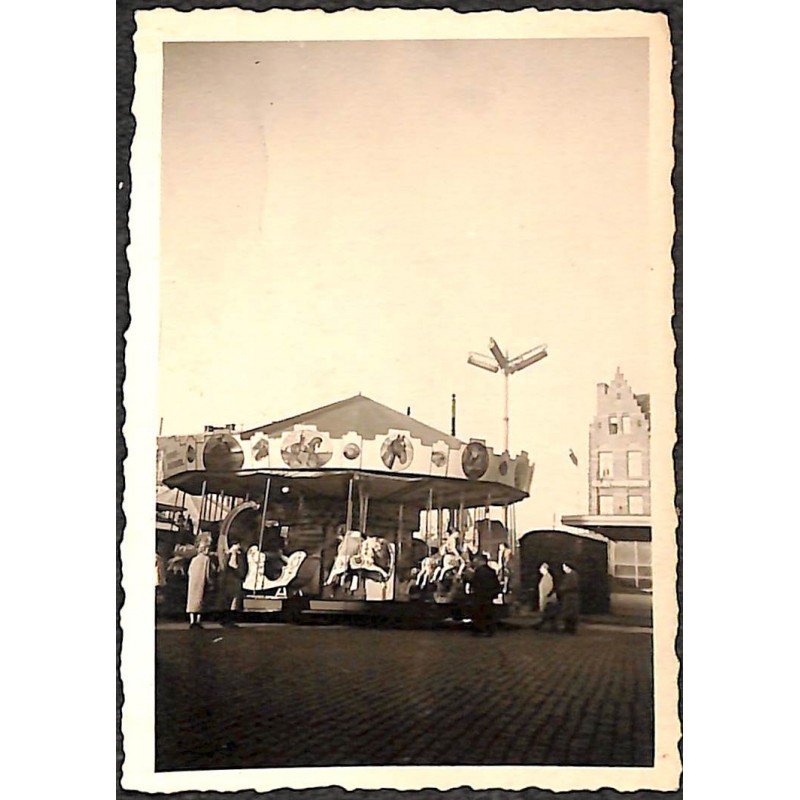 ABAO Flandre occidentale Ostende - Photographie du Carrousel. Pâques 1955.