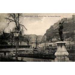 ABAO 38 - Isère [38] Grenoble - Le Jardin de Ville. La Statue d'Hercule.