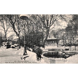 ABAO 38 - Isère [38] Grenoble - Effet de neige au Jardin de Ville.