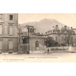 ABAO 38 - Isère [38] Grenoble - Un coin de la Place de la Constitution.