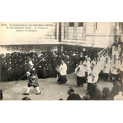 ABAO 75 - Paris [75] Paris 18 - Consécration du Sacré-Cœur. Le 16 octobre 1919. Le Clergé va vénérer les Reliques.