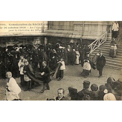 ABAO 75 - Paris [75] Paris 18 - Consécration du Sacré-Coeur le 16 octobre 1919. Les Evêques partant pour la vénération des re...