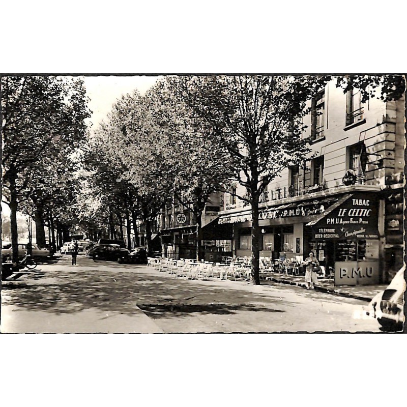 ABAO 75 - Paris [75] Paris 18 - Tabac Le Celtic et rue de La Chapelle.