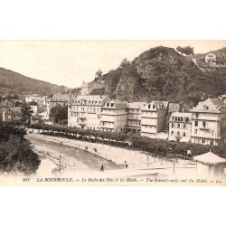 ABAO 63 - Puy-de-Dôme [63] La Bourboule - La Roche des Fées et les Hôtels.