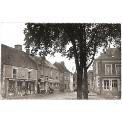 ABAO 72 - Sarthe [72] Nogent-le-Bernard - La Rue de la Mairie.