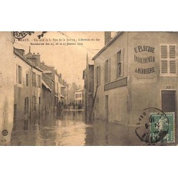 ABAO 77 - Seine-et-Marne [77] Meaux - Un coin de la rue de la Justice. Innondation 1910.