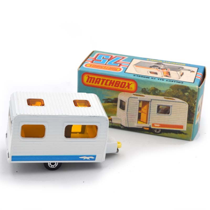 ABAO Automobiles Matchbox (1/64) Caravan.
