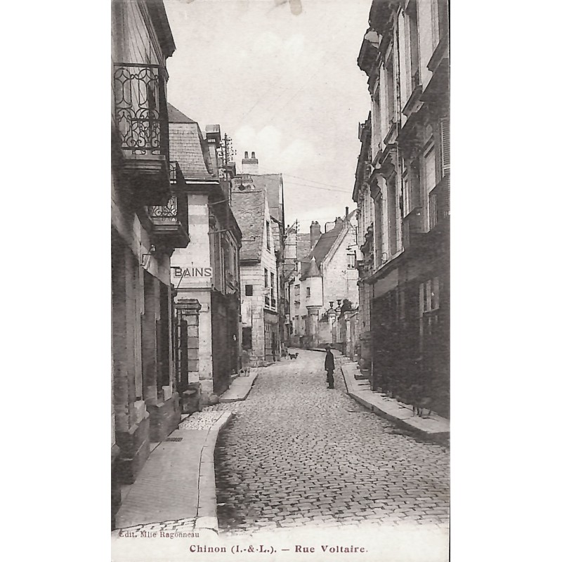 ABAO 37 - Indre-et-Loire [37] Chinon - Rue Voltaire.