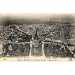 ABAO 75 - Paris [75] Paris - Vue sur Passy prise du sommet de la Tour Eiffel.